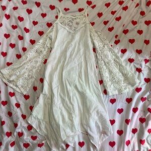 Elegant White Lace Sleeve Dress